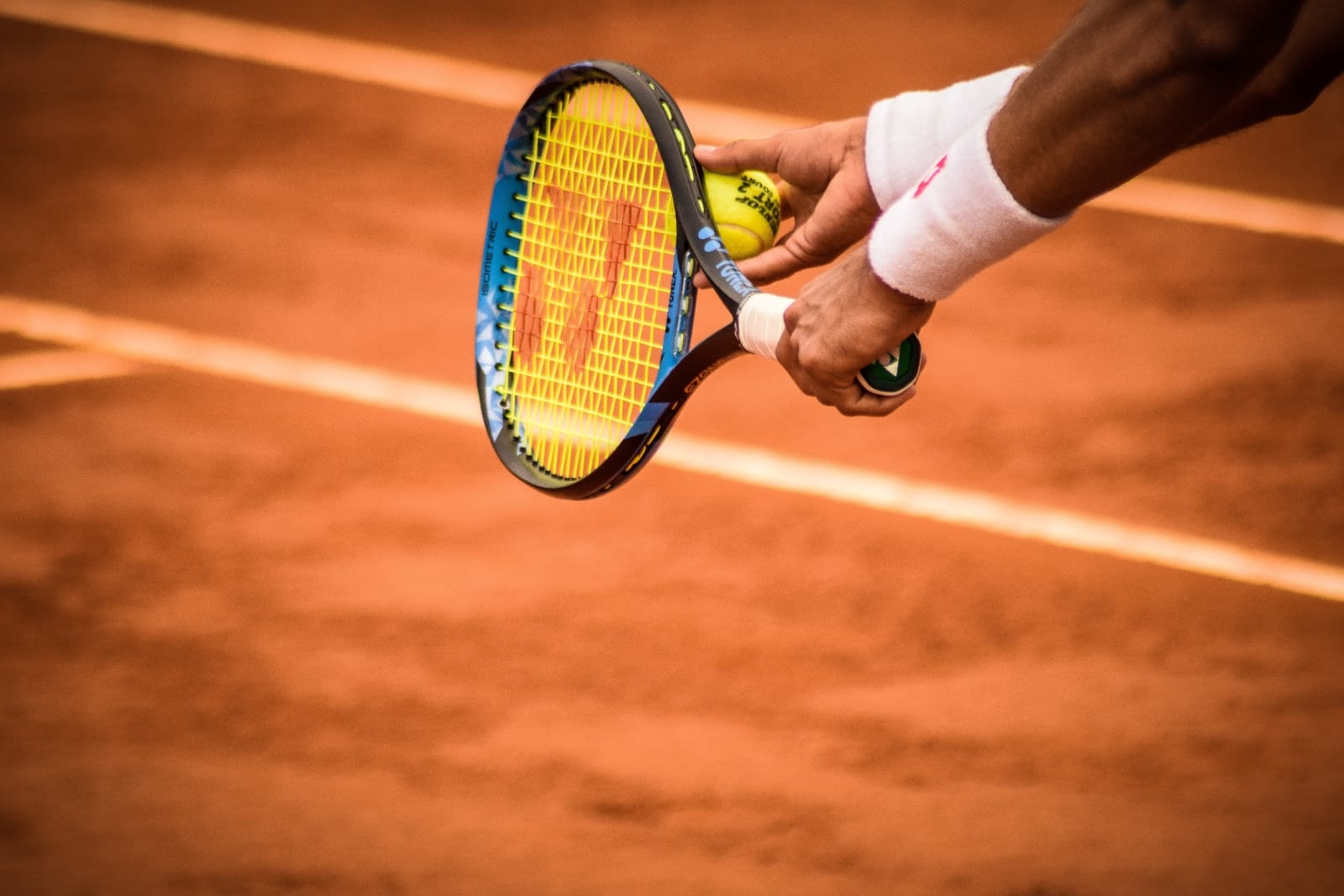How to Hit The Perfect Tennis Forehand in 5 Simple Steps